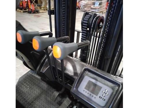 Погрузчик электрический четырехопорный NOBLELIFT FE4P20QC с выбором мачты 2т