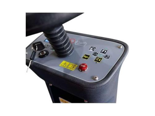 Поломоечная машина NOBLELIFT NR530 с местом для оператора