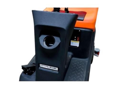 Поломоечная машина NOBLELIFT NR530 с местом для оператора