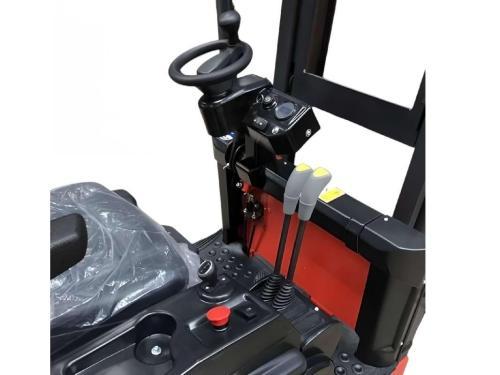 Погрузчик электрический  вилочный трехопорный NOBLELIFT FE3D18N с выбором мачты 1.8т