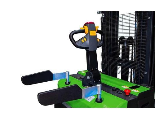 Штабелер самоходный TOR ES20T4 с платформой оператора и литий-ионной АКБ 2т 5.5м