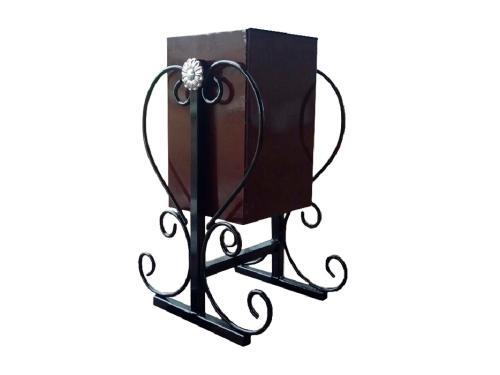 Металлическая уличная Урна &laquo;Элегия&raquo; с элементами ковки и декора